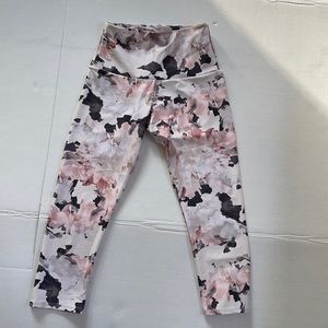 Onzie floral Capri leggings